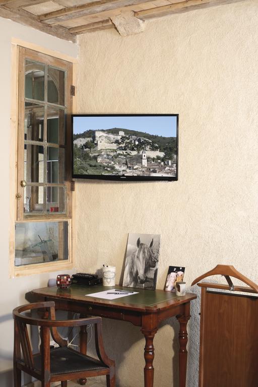 La Casa De Boulbon Panzió Szoba fotó